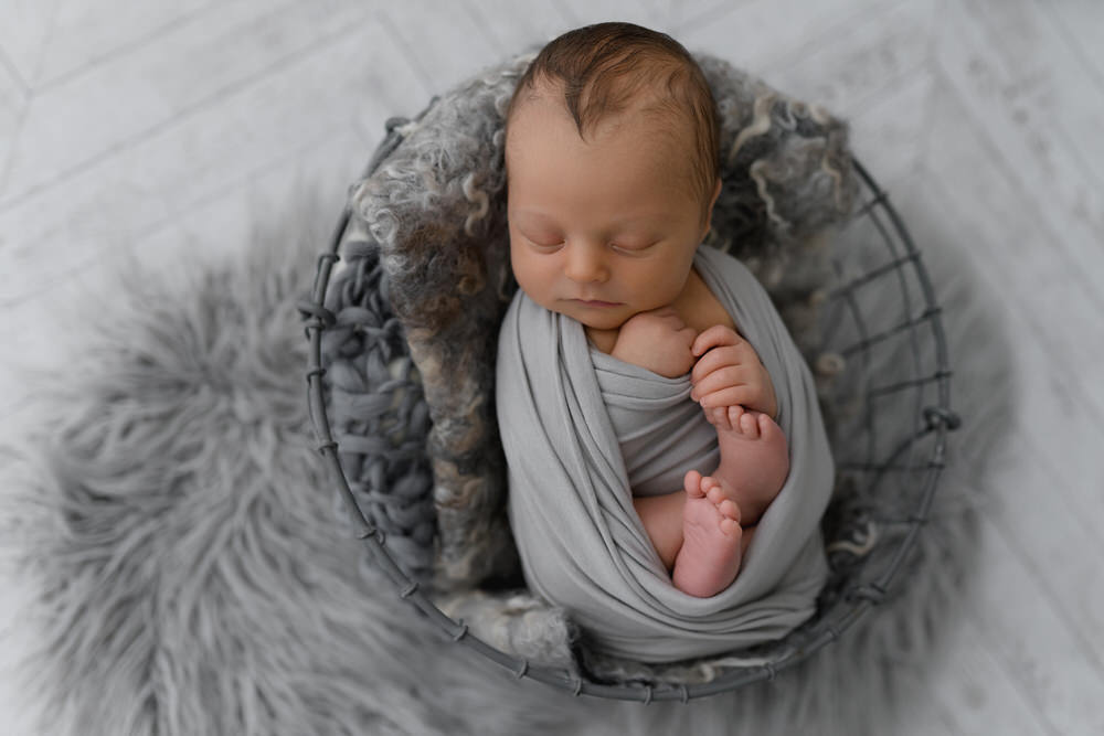 Die Babyfotografin aus der Steiermark zaubert traumhafte Bilder von Neugeborenen. In meinem angenehm heimeligen Studio fühlen sich frisch gebackene Eltern sehr wohl