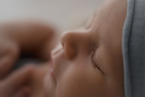 Die Babyfotografin aus der Steiermark zaubert traumhafte Bilder von Neugeborenen. In meinem angenehm heimeligen Studio fühlen sich frisch gebackene Eltern sehr wohl
