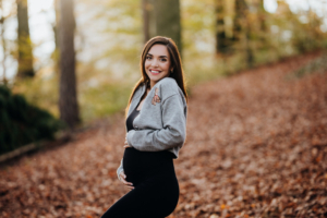 familienfotos6 Babybauchshooting Indoor und Outdoor, Fotostudio in der Steiermark - Sarah Herzfoto.