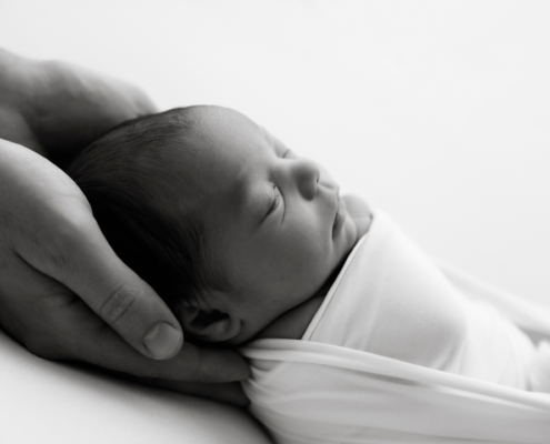 Babyfotos von Neugeborenen, Babyfotografie im Fotostudio, natürliche Babyfotos aus der Steiermark