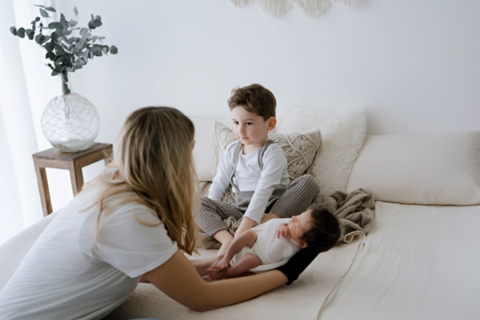 Fotografin für Babybauch und Babyfotografie sowie Familienfotos Indoor und Outdoor - Sarah Herzfoto. Fotografin für Babybauch und Babyfotografie sowie Familienfotos Indoor und Outdoor - Sarah Herzfoto.